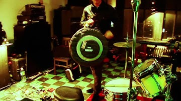 John Stanier :: Battles :: The Studio