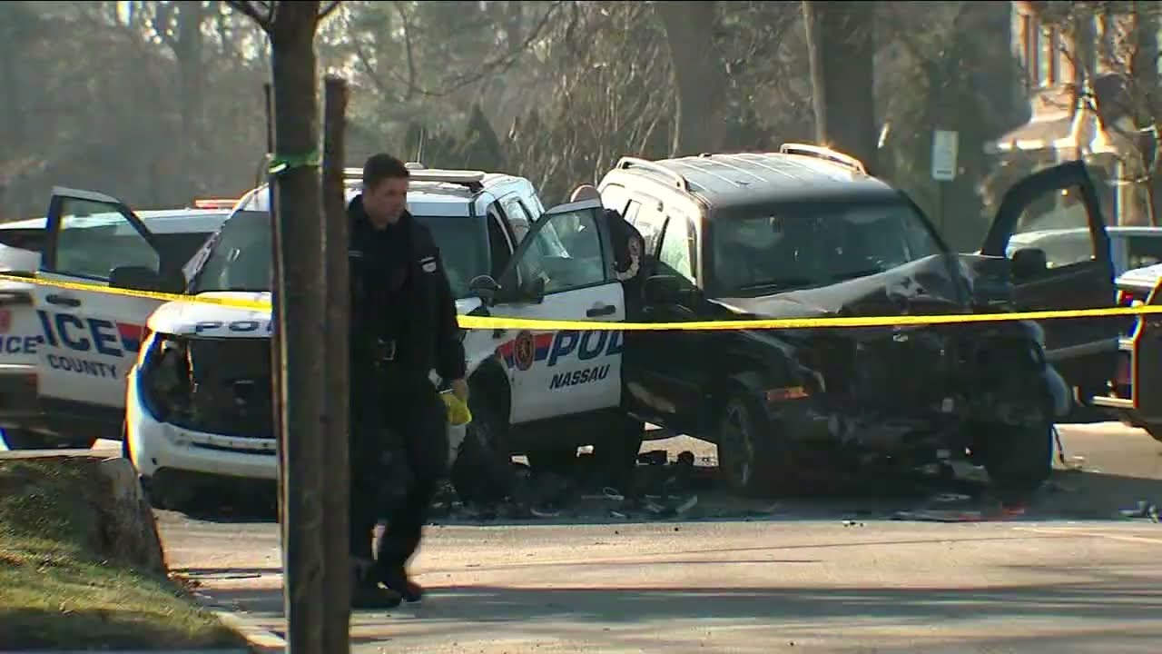 2 police officers injured in crash on Long Island
