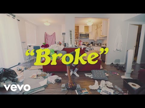 Tate McRae - you broke me first (Official Video)