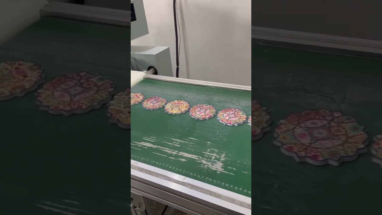 Ceramic coaster with gold blocked procecssing