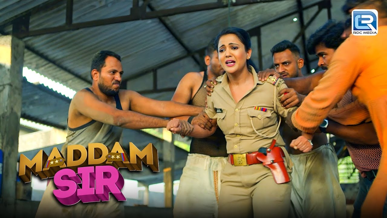 देखिये कैसे गुंडों ने बीच सड़क पर कर दिया Karishma Singh पर हमला | Maddam Sir | मॅडम सर |Episode 473