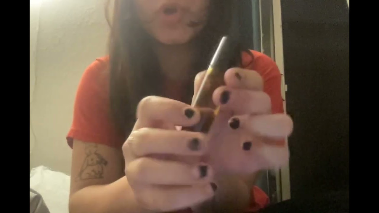 ASMR what’s in my bag 