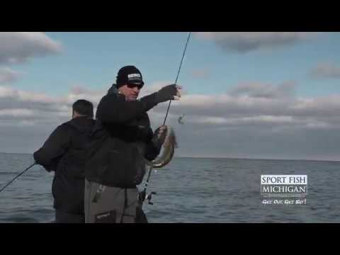 St. Clair River Walleye Fishing - YouTube