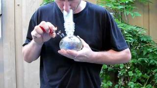 BIGTOMSCIENCE BONG RIPS WITH BOB MARLEY