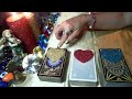 QUE SIENTE POR MI Y QUE SIENTE POR LA OTRA PERSONA?TAROT INTERACTIVO