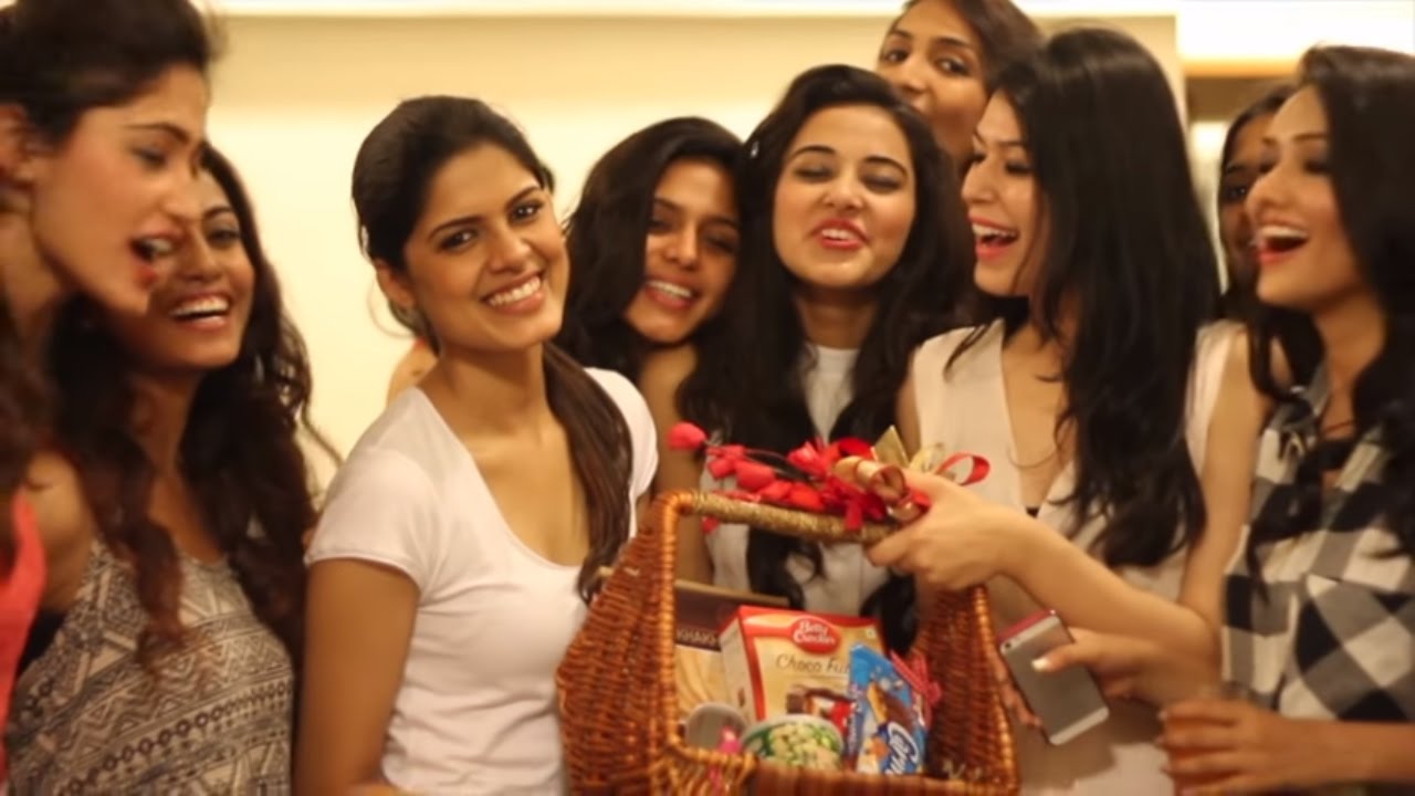 Miss Supranational 2014 Asha Bhat meets the Campus Princess 2015 Finalists