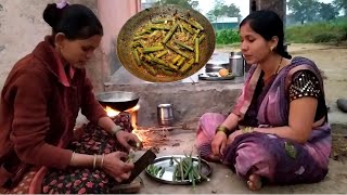 Download Lagu नेहमीची शेंवग्याची भाजी खाऊन कंटाळलात तर असा शेवगा मसाला फ्राय नक्की करून पहा.. 🥰 MP3