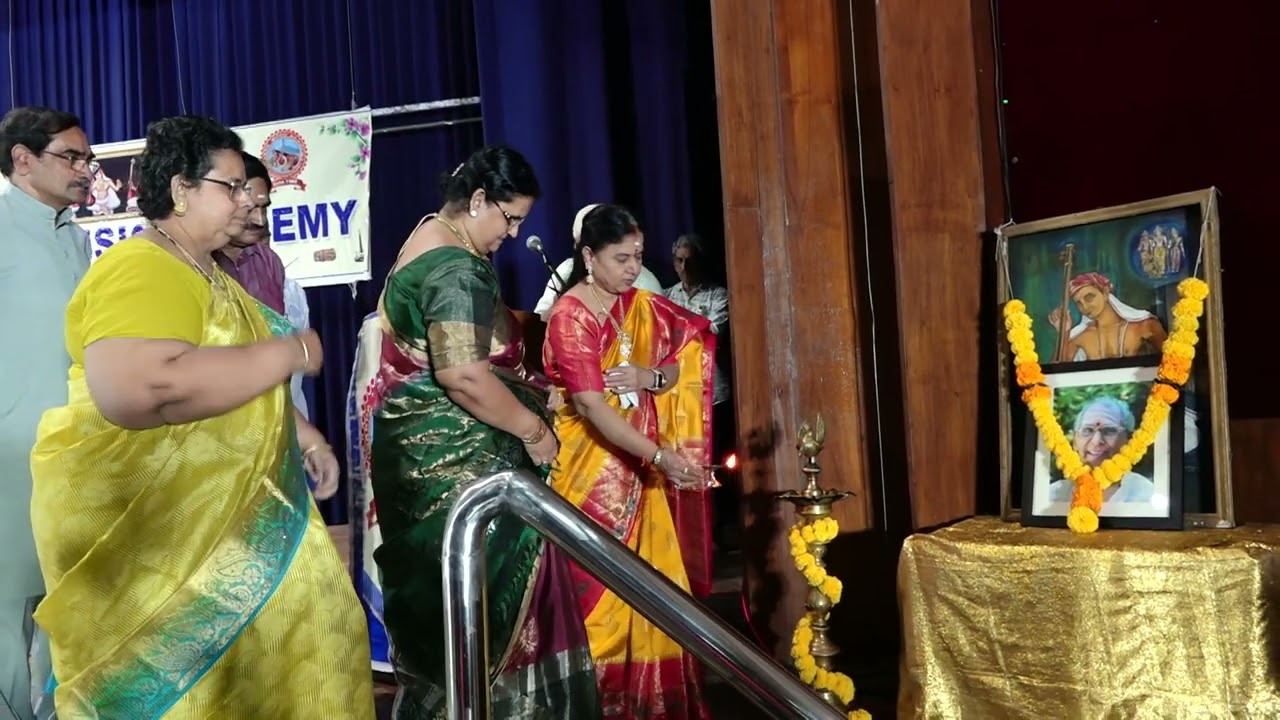 Visakha Music Acadamy - Nadayogi Nedunuri Krishna Murthy Endowment Award -Dr.K  Saraswathi Vidyardhi