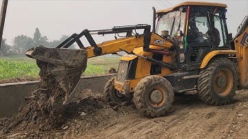 JCB 3DX: Leveling the Ground for Village Road | JCB Video