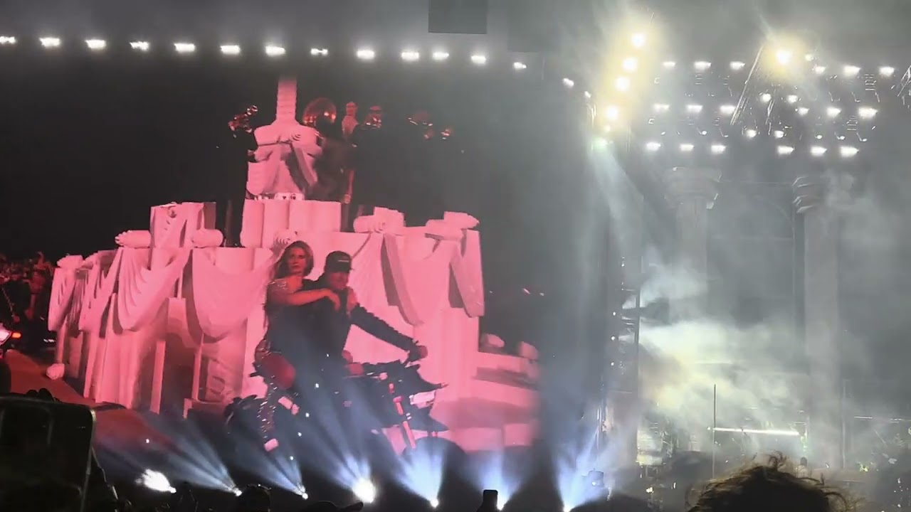 Lana Del Rey - Jazz \u0026 Motorcycle Outro - Live at Coachella 2024