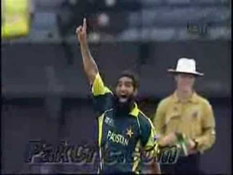 Best Bowler in the History of Cricket - YouTube