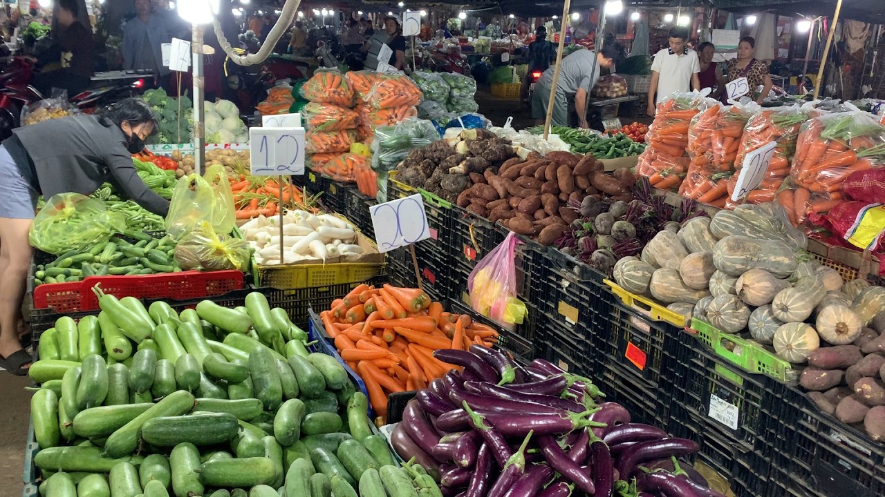 CHUYỂN BIẾN KHÓ TIN GIÁ BÁN,RAU CỦ QUẢ MÙNG 8 TẾT,TẠI CHỢ ĐẦU MỐI HÓC MÔN