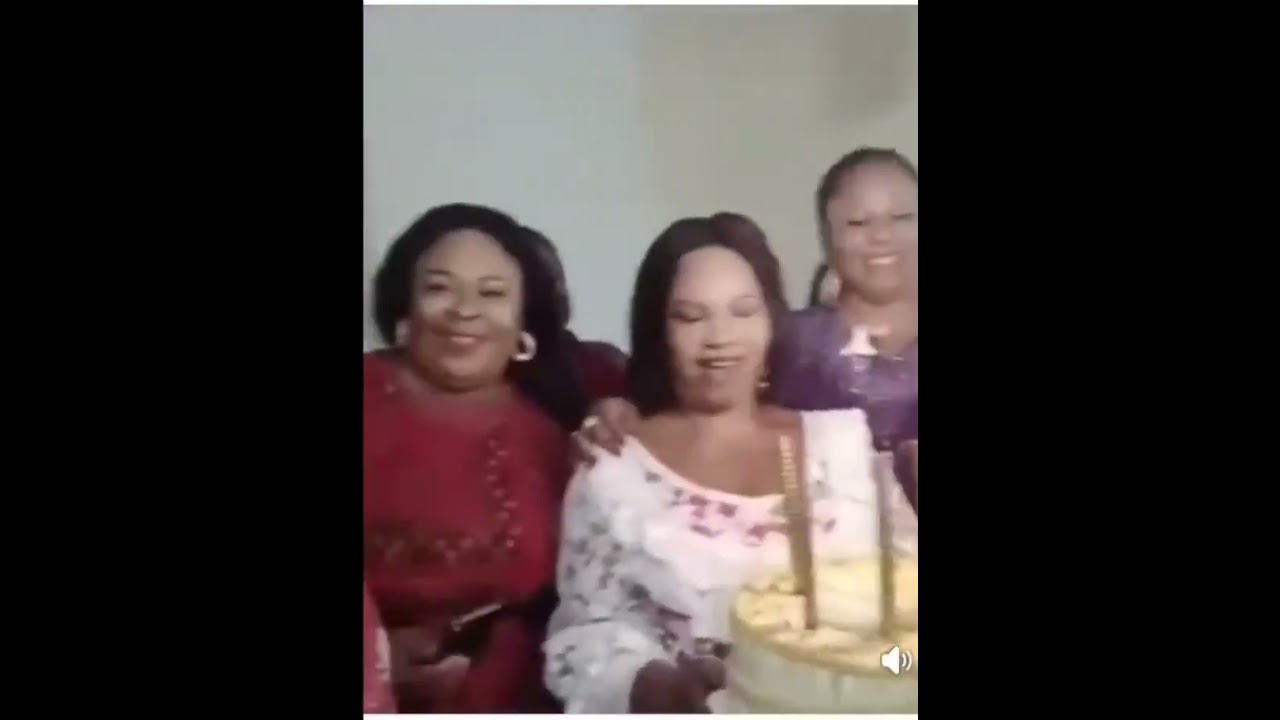 Nigerian Women Celebrate Friend’s Divorce with ‘I DO, I DID & AM DONE’ Cake Trend