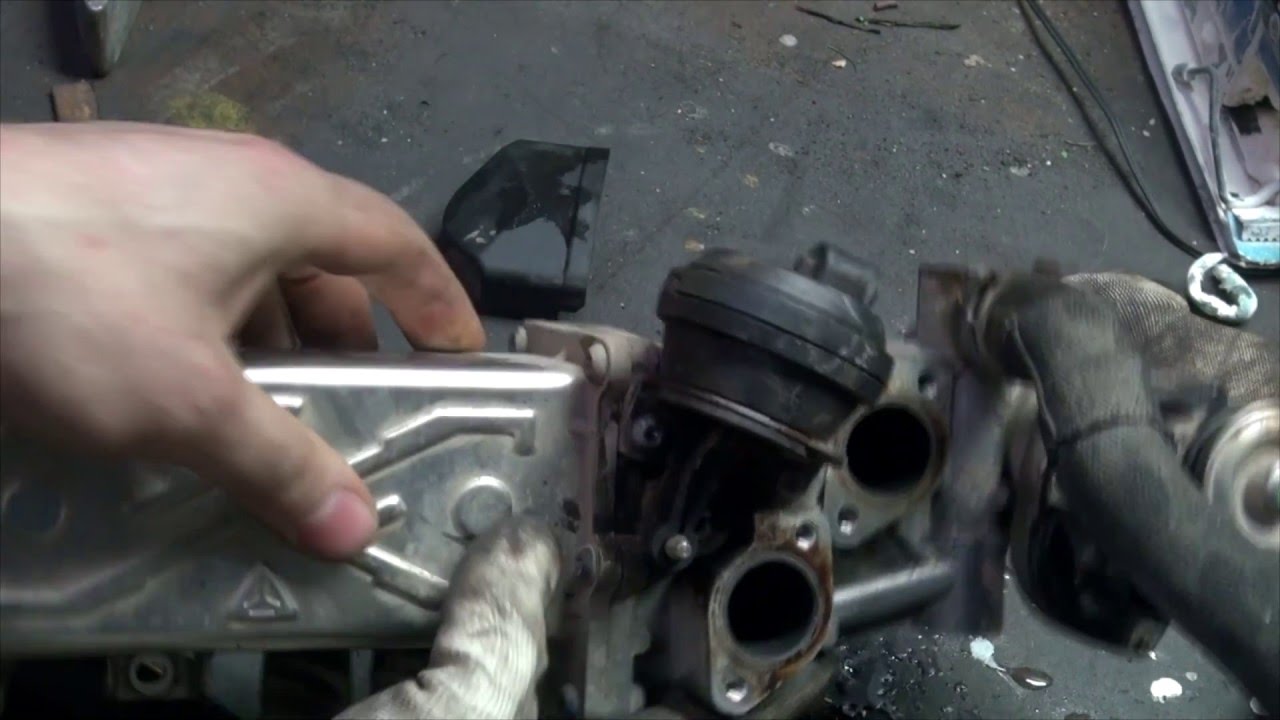 Tiguan szalony EGR wymiana. / replacement EGR YouTube