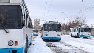 картинка: старые и списаные троллейбусы в Орджоникидзевском троллейбусном депо в Екатеринбурге