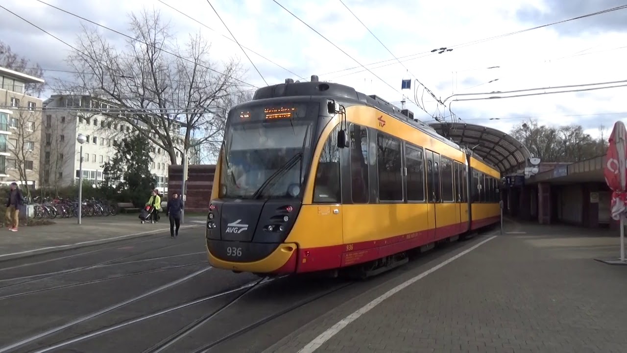 AVG-Stadtbahnen am Karlsruher Albtalbahnhof