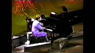 Elton John - Elton&#39;s Song - live at Madison Square garden - October 16th 1999