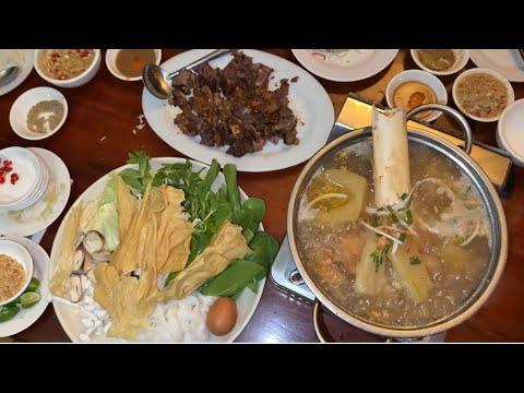 នំអាកោយាយខ្ញុំ, ស៊ុបឆ្អឹងគោជាមួយផ្លែល្ហុង/ Places to Eat at Chroy Changvar Area in Phnom Penh City 