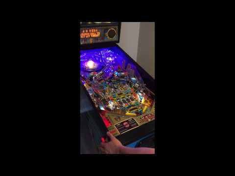 Bally Judge Dredd Pinball Machine 