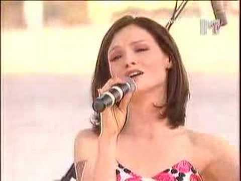 Sophie Ellis-Bextor - Me And My Imagination (live)