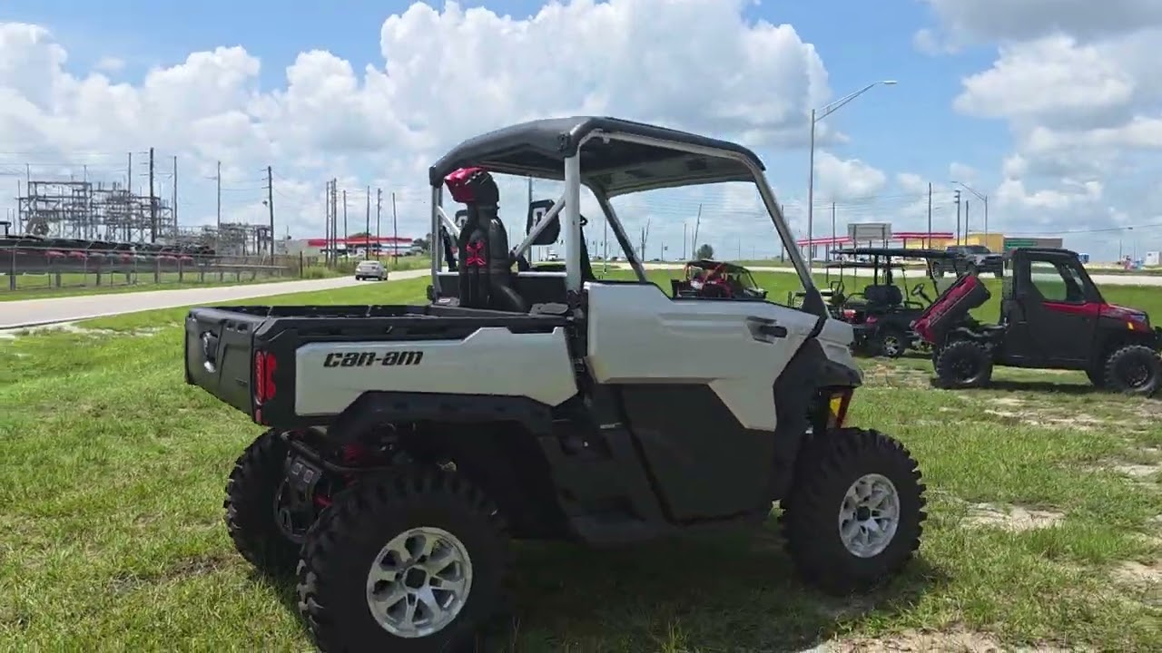 💥 FOR SALE: 2025 Can-Am Defender X MR HD10 w/ Half-Doors – Hyper