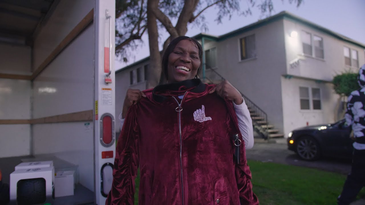 HOLLOW, GEECHI & AVO - CHARITY TOY DRIVE