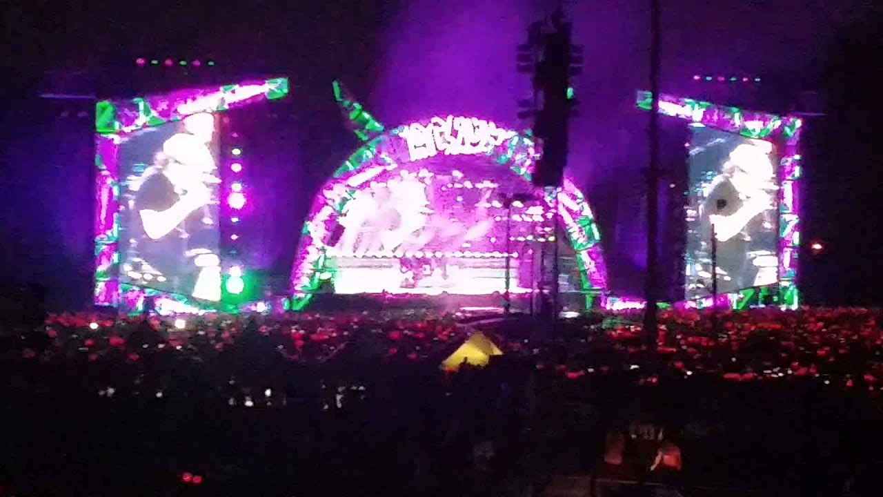 Concerto AC/DC Imola - Rock and roll Train live - YouTube