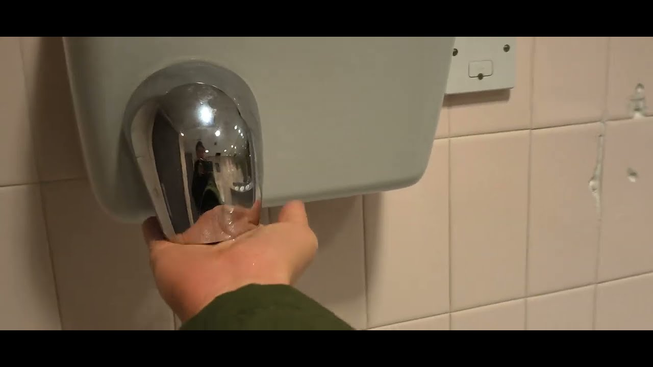 Hand dryer world dryer odeon Rochdale 🚹 2 🎥