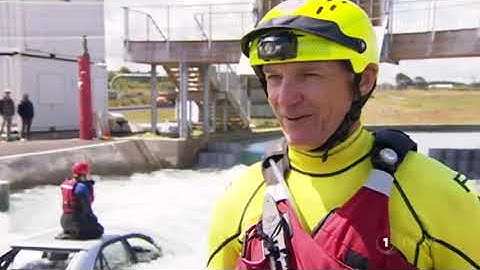 QFRES undertaking SRTV swiftwater training at Wero