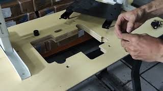 Easily assembling the Jack overlock/interlock table (Part 2)