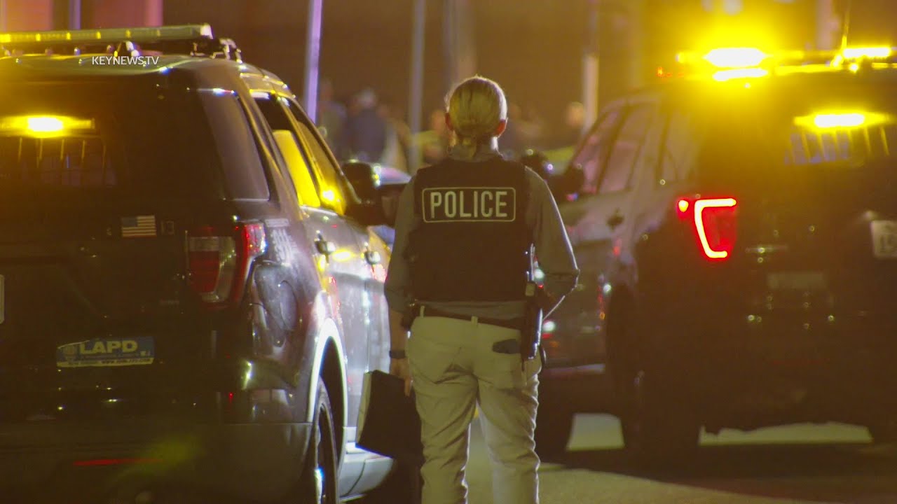 Shooting Leaves 1 Dead on Sidewalk in South Los Angeles - YouTube
