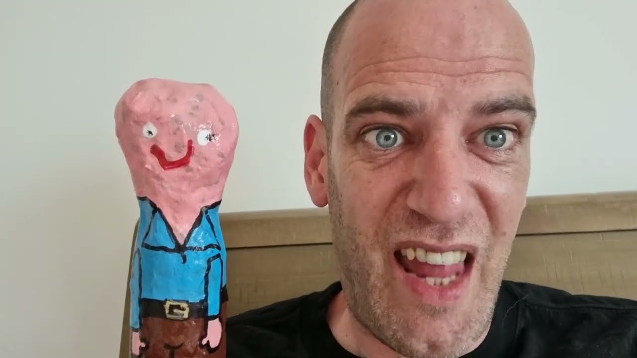 Ужасные вылупления, шикарная подушка и отличный подарок... Видеоблог