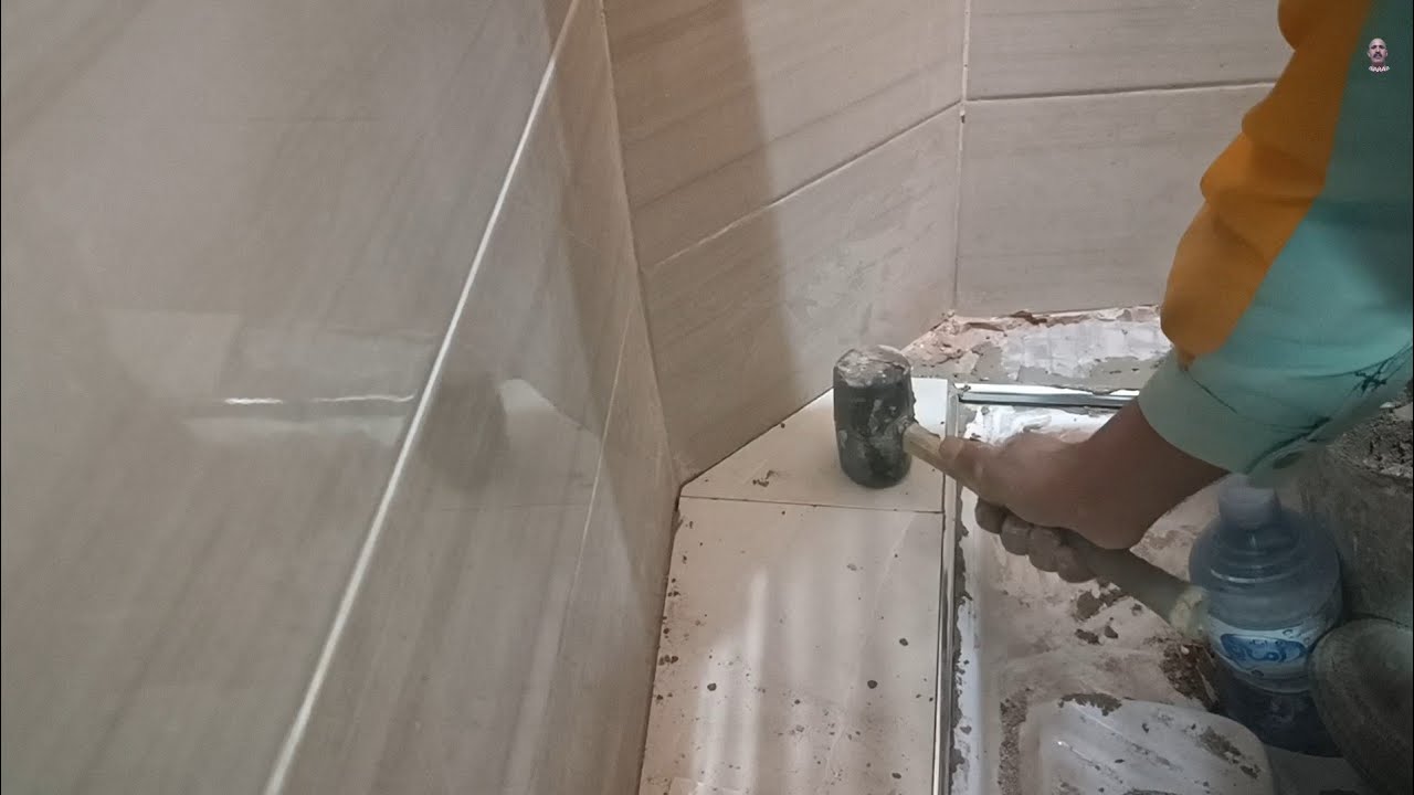 Step by step, install ceramic tiles on the toilet floor with high skill ...