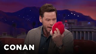 ike barinholtz kills his daughters singing monkey conan on tbs