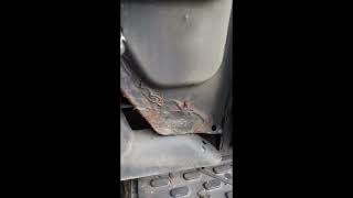 Water leak repair on a 1996 Land Rover Discovery