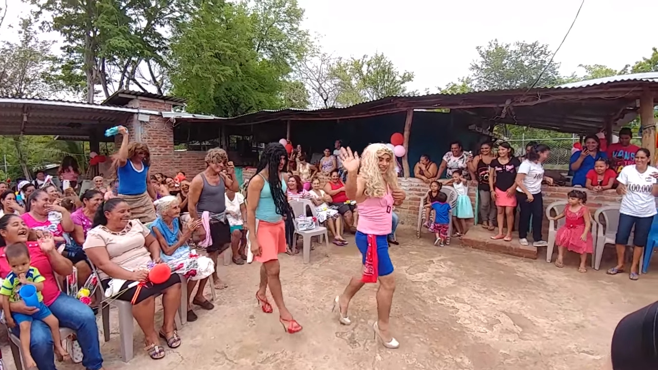 Divertido! La presentacion de las NENAS del grupo Caña. Feliz dia de las Madres. Parte 23