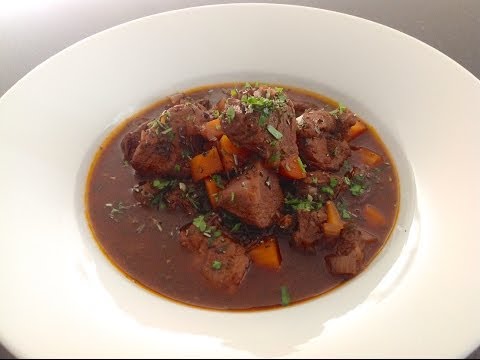 Gulasch vom Rind kochen nach altem deutschem Rezept. Original kommt das Gulasch ja aus Ungarn und is. 