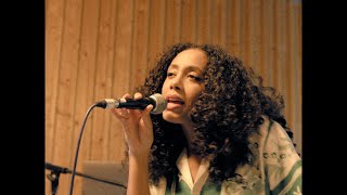 Jayda G - &#39;When She Dance&#39; (Official Live Session)