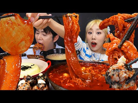 <strong>Dakbal</strong>! Spicy Chicken Feet &amp;amp; soju!