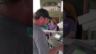 This theme park worker pranks all of the customers 😂 @Richard