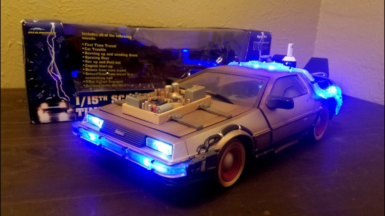 Unboxing Back to the Future III 1950's Delorean 1:15 Scale By