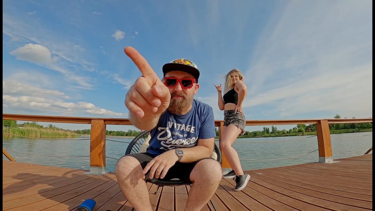 Diskorolka Helka Modelka 2015 Official Hd Video Bez Cenzury DISKOROLKA - Prześwietlenie (Official Video) - YouTube