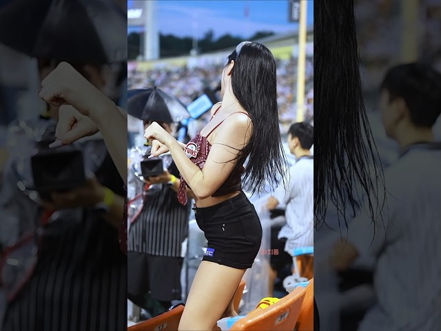 [워페????] ????‍♀️???? 흠뻑 젖은 1황;; 냥냥펀치 ???????? 서여진 Seo Yeojin 徐如辰 치어리더 아웃송 직캠 fancam
