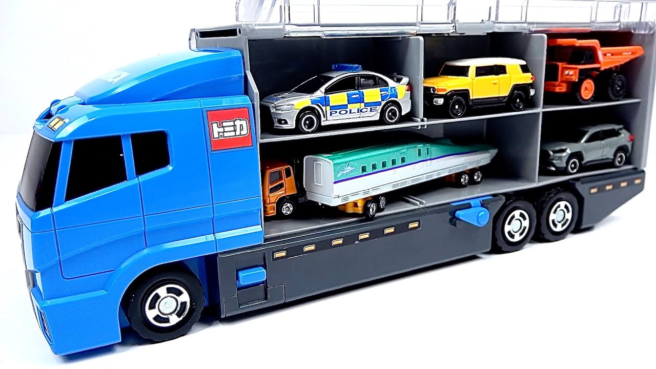 トミカ☆トミカのミニカーを開封してコンボイへ収納します。Tomica☆Tomica miniature cars are opened and stored in the convoy.