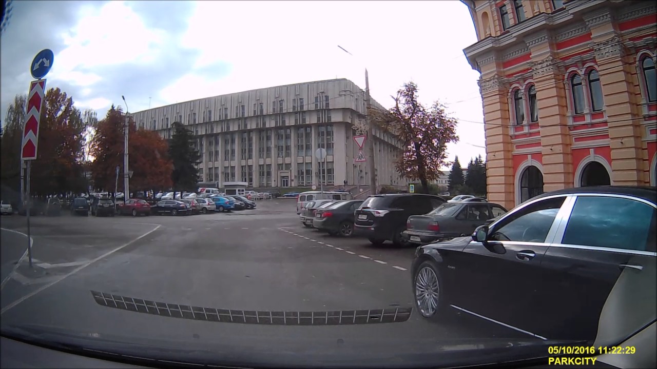 Майбах стоит вторым рядом при свободных местах - YouTube