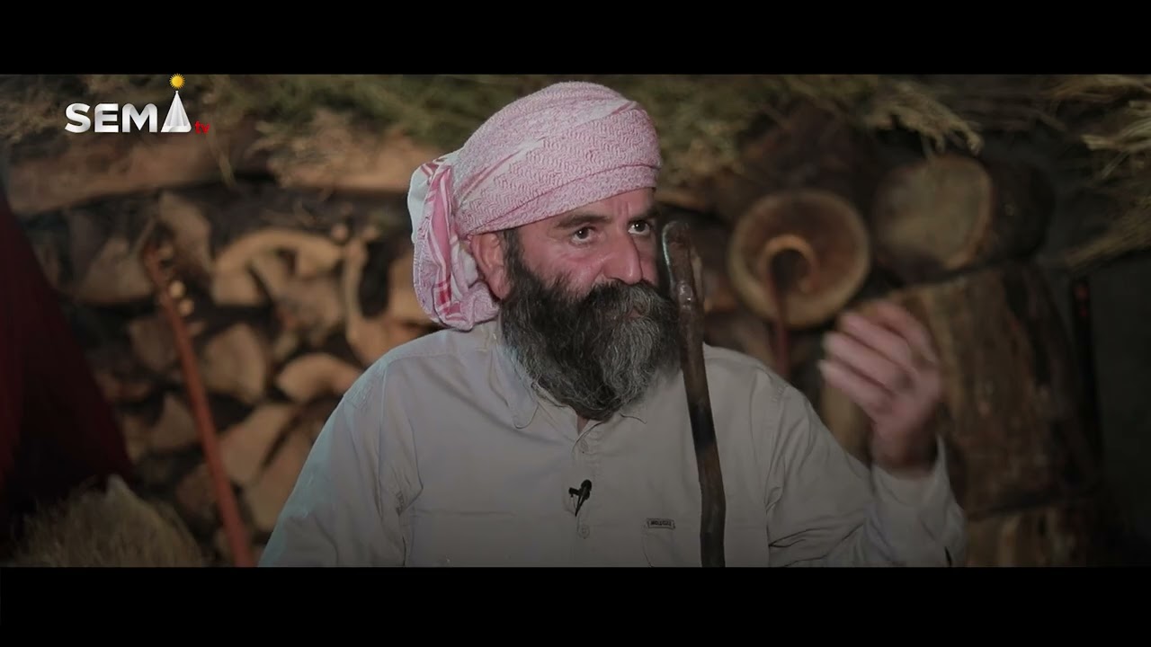 خلمه‌تكار مه‌روان علوبی، ب ئاوازو شۆپا ڕەسەن و بدەنگێ خۆ لاڤژ و قەسیدان ب ڕێزدکەت.