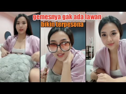 Tante Bohay Belahan dada bikin terpesona