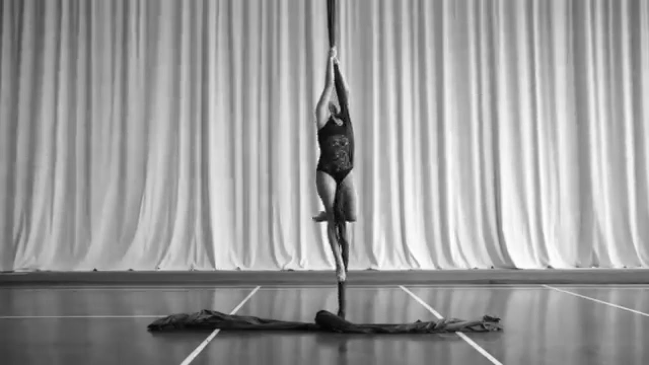 Estelle Courivaud - Aerial Silk - Dec. 2015