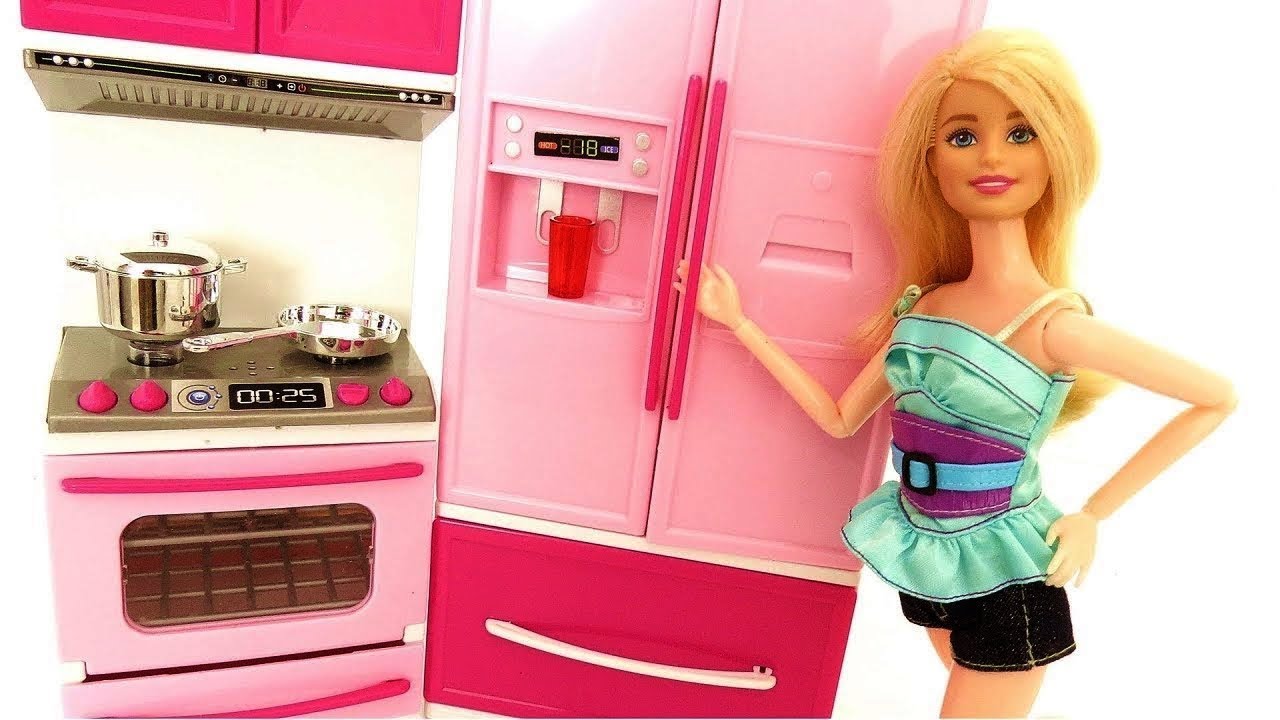 Comprinhas da Barbie Tour Pela Nova Cozinha Review Geladeira e Fogão 