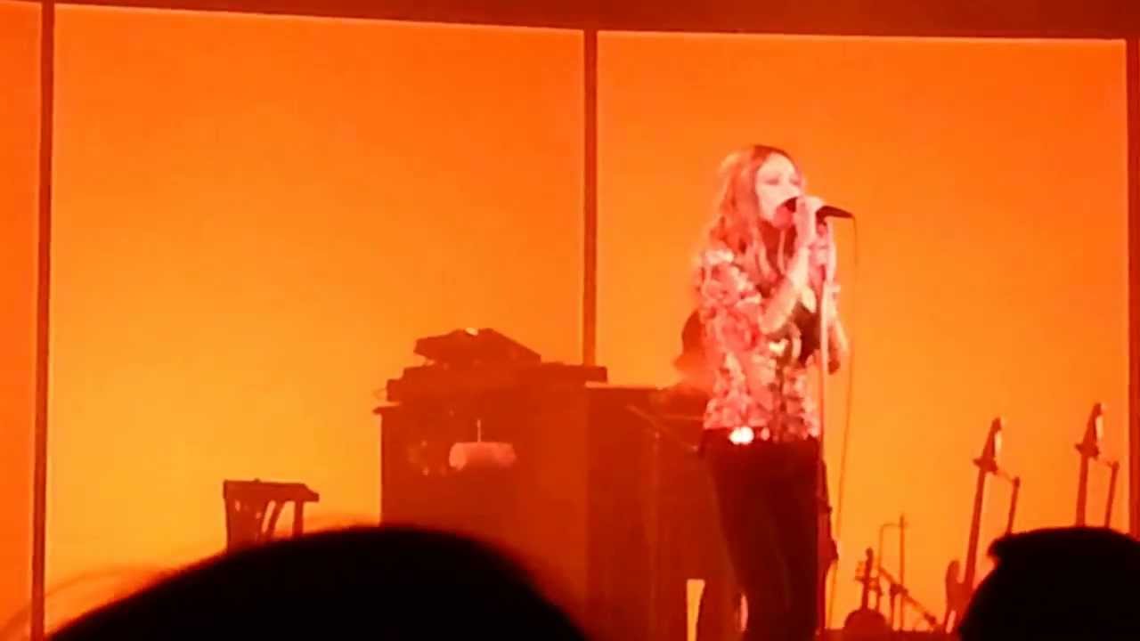 Vanessa Paradis Les Espaces et les Sentiments Live - YouTube